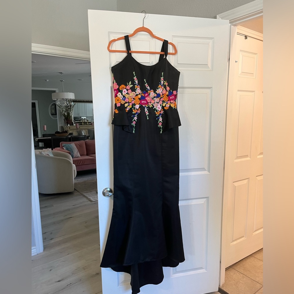 Beautiful pre-owned dress made by Serendipity.  Exquisite and classy!